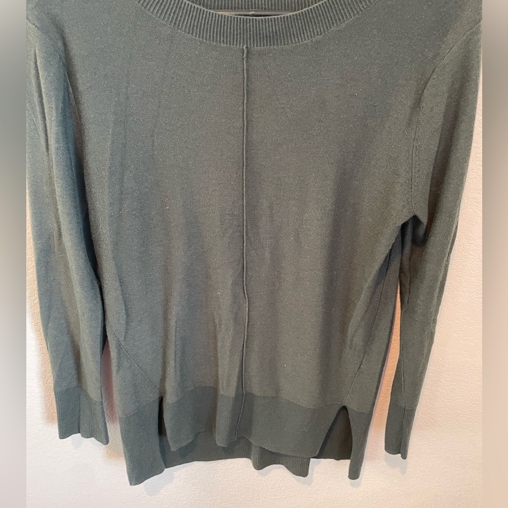 Trouvé Dark Green Crew Neck Sweater XS Lightweight Soft Minimalist Basic Women - Picture 2 of 8